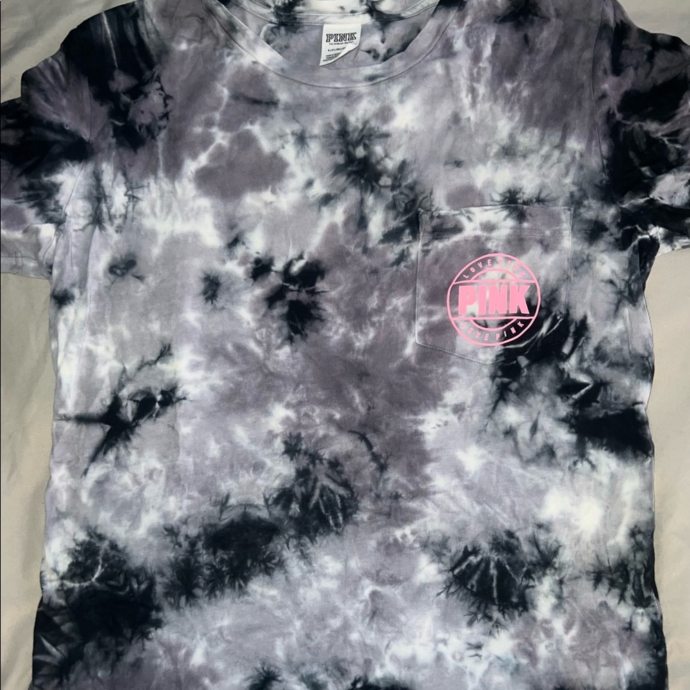 PINK Victoria’s Secret Campus Tee